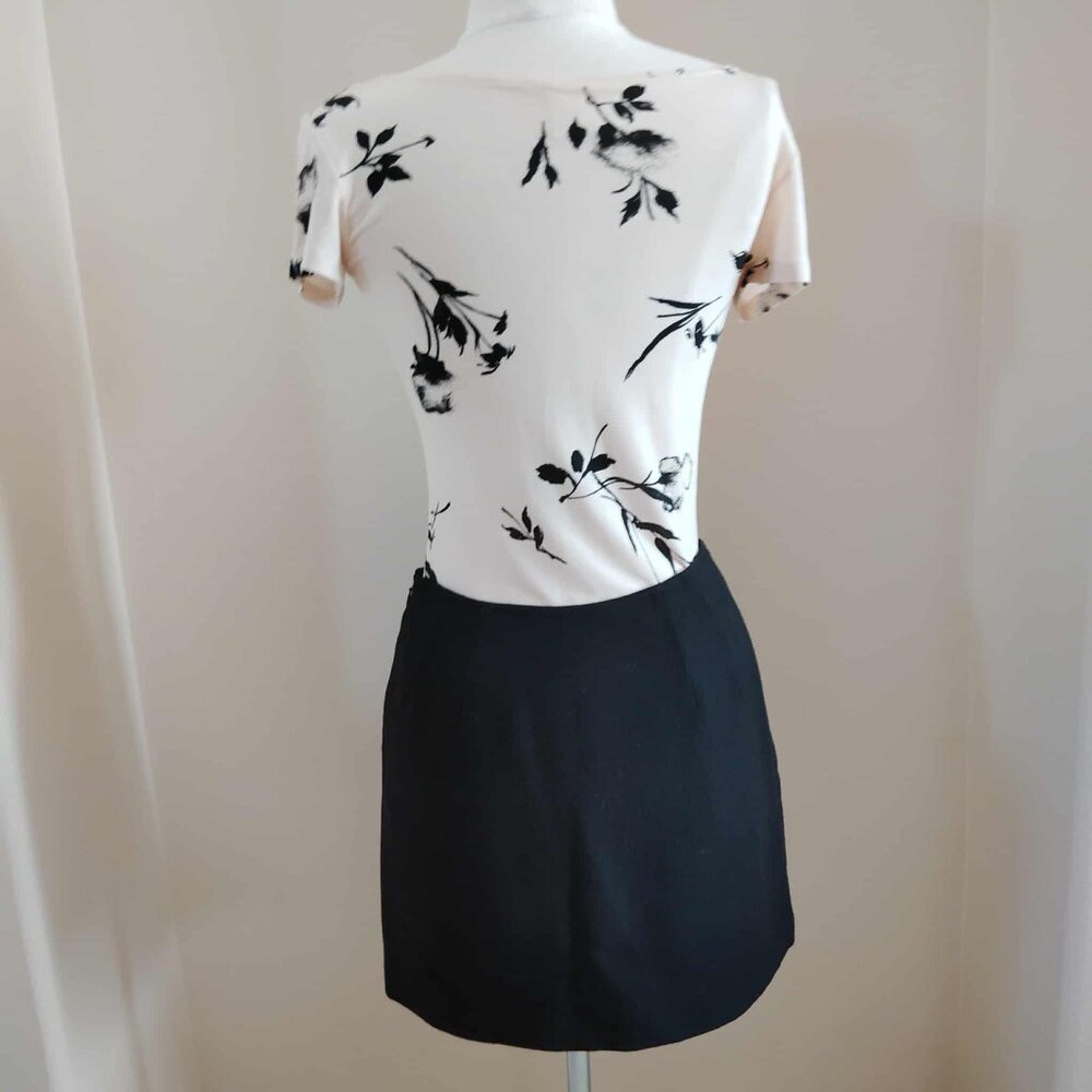 French Connection Black 100% Wool Mini Skirt 4 Front Off-Center Slit Made in USA - Picture 4 of 7